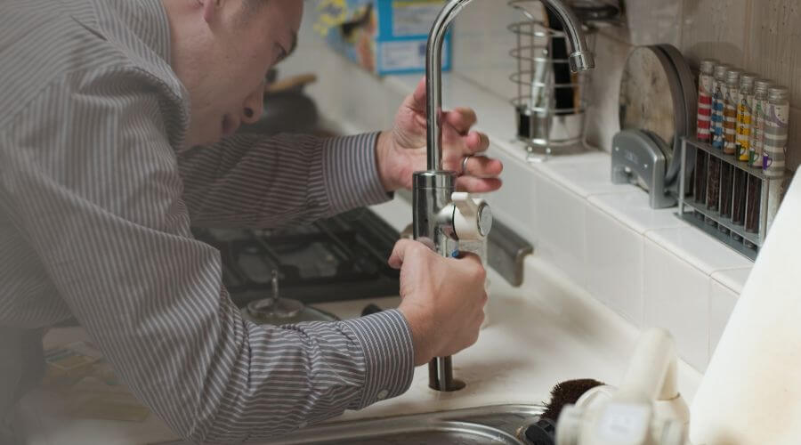 Expert burst pipe repair services in Hebbronville, TX